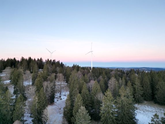 Wir unterstützen bei der finanziellen Planung und unabhängigem Einbau von Energiespeichern für Gewerbe und Private.